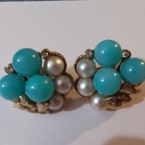 Turquoise And Pearl Clip On Earrings